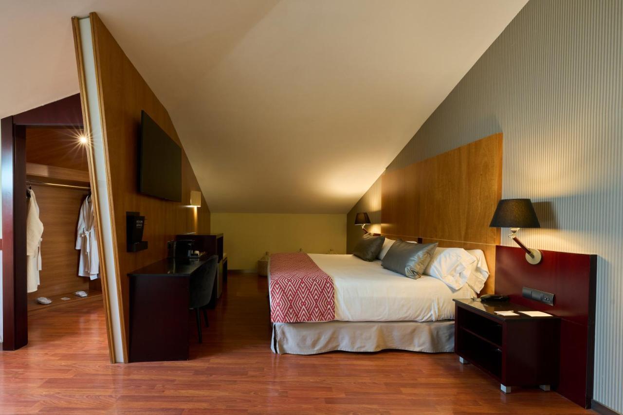 Superior Double Room Attic,1416669996:JPEG